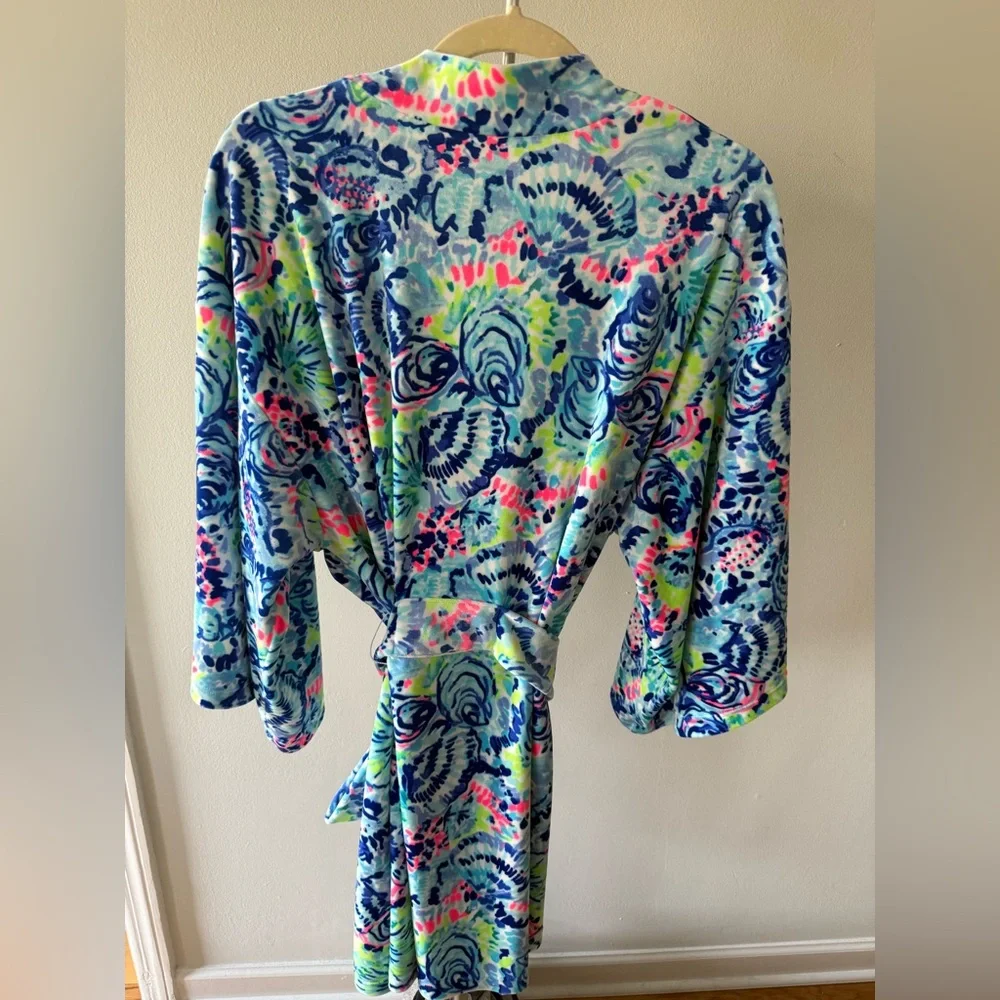 Lilly Pulitzer Elaine Velour Robe in Ocean Commotion